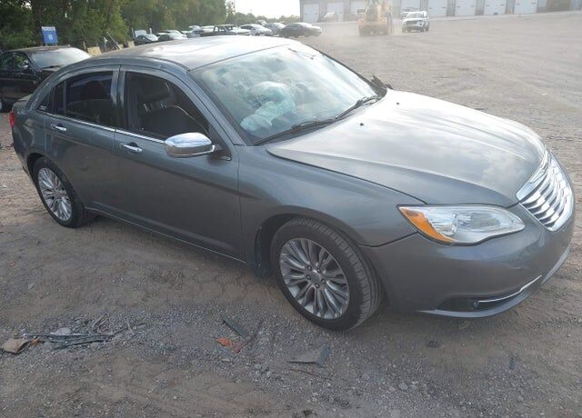 2012 CHRYSLER 200