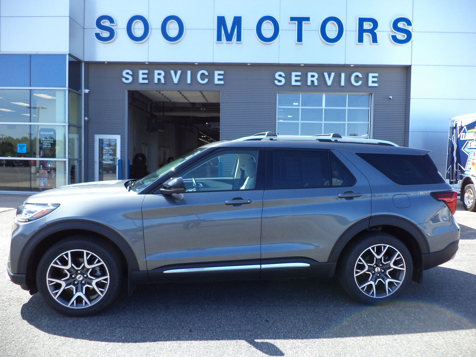 2025 FORD Explorer