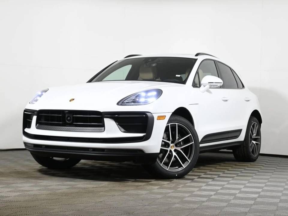 2026 PORSCHE Macan
