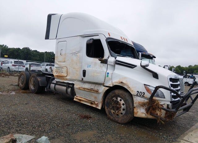 2025 FREIGHTLINER Cascadia