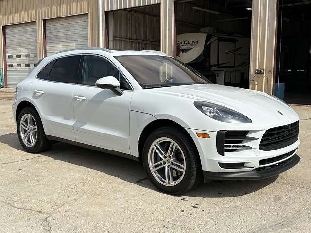 2020 PORSCHE Macan