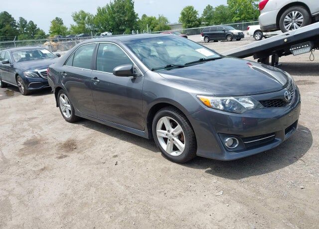 2013 TOYOTA Camry