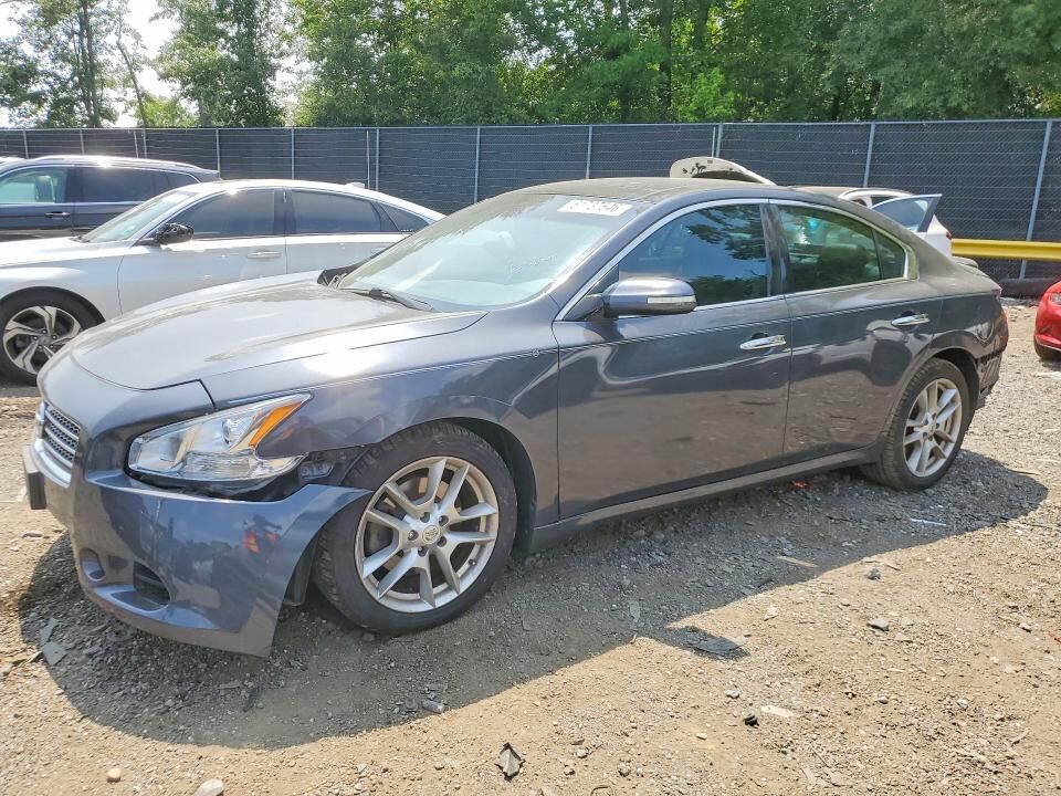 2010 NISSAN Maxima