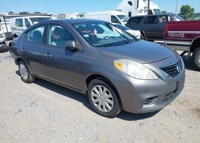 2013 NISSAN Versa