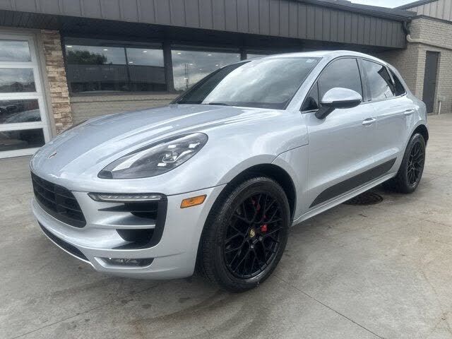 2018 PORSCHE Macan