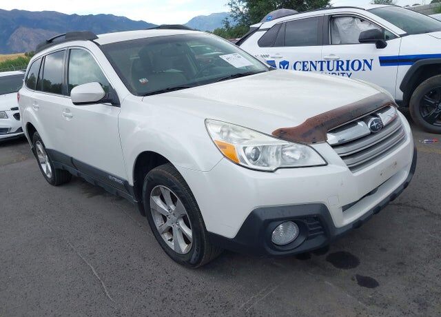 2013 SUBARU Outback
