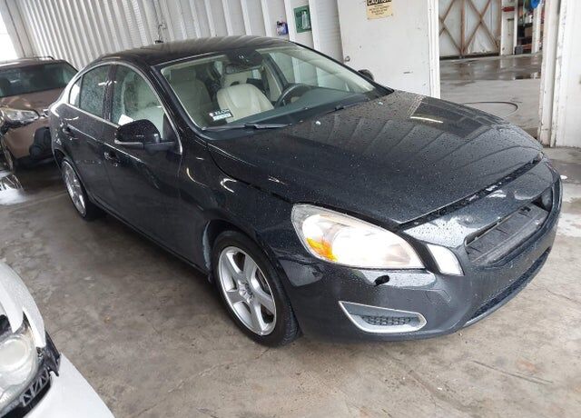 2013 VOLVO S60