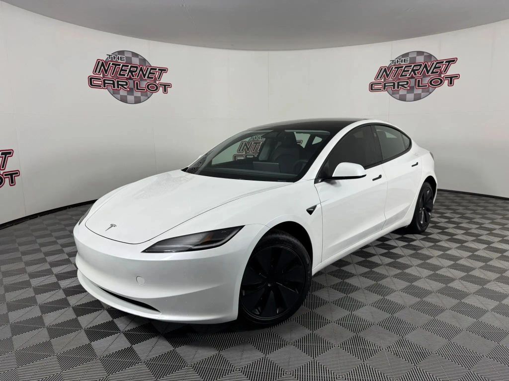 2025 TESLA Model 3