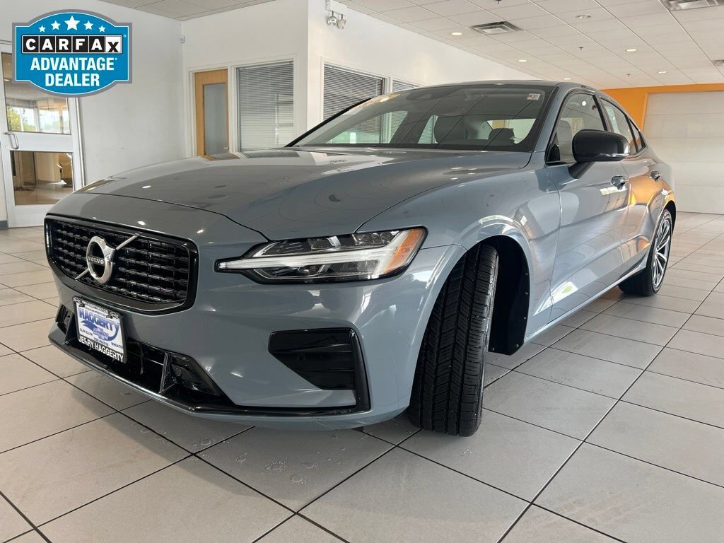 2022 VOLVO S60