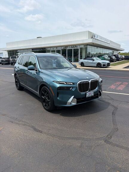 2025 BMW X7
