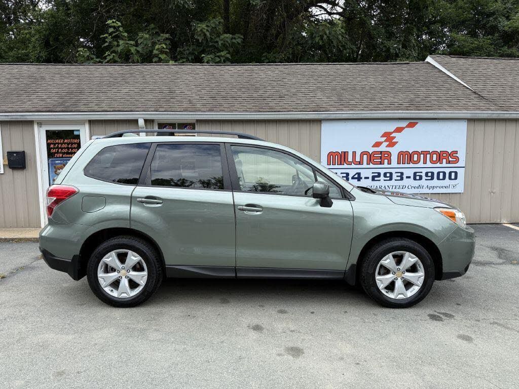 2016 SUBARU Forester