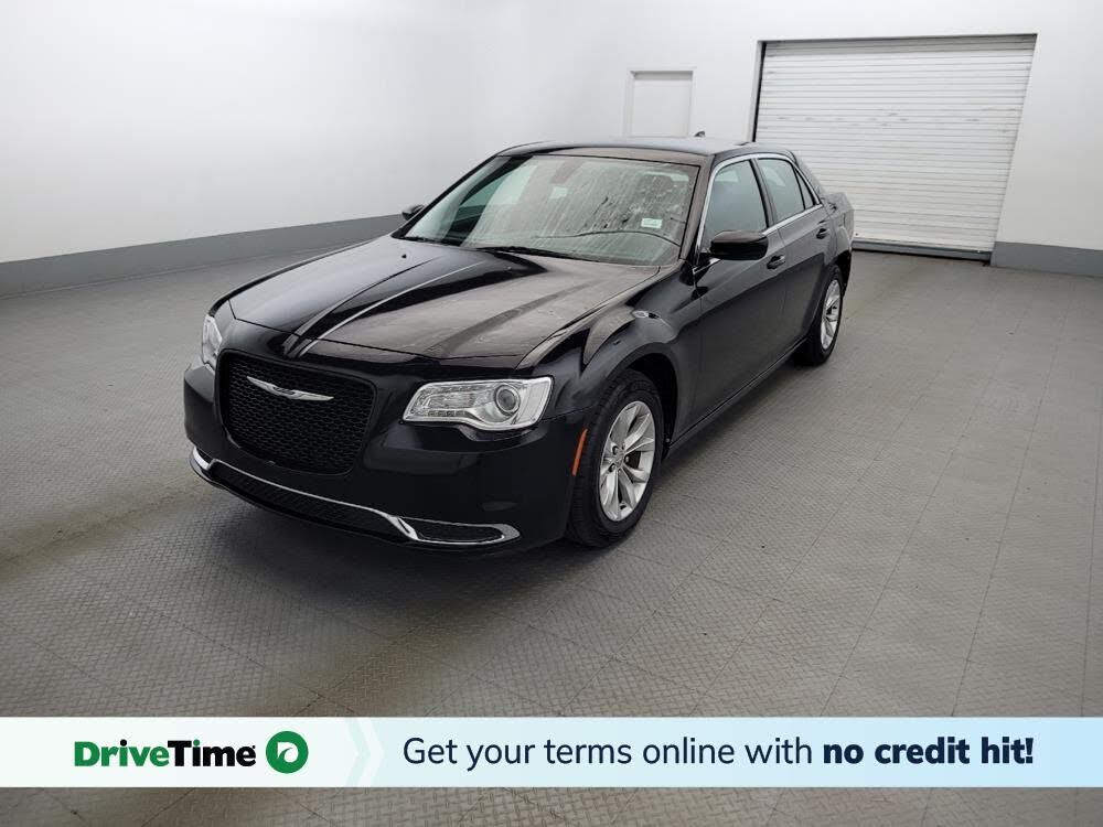 2019 CHRYSLER 300