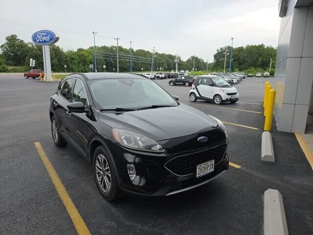 2020 FORD Escape