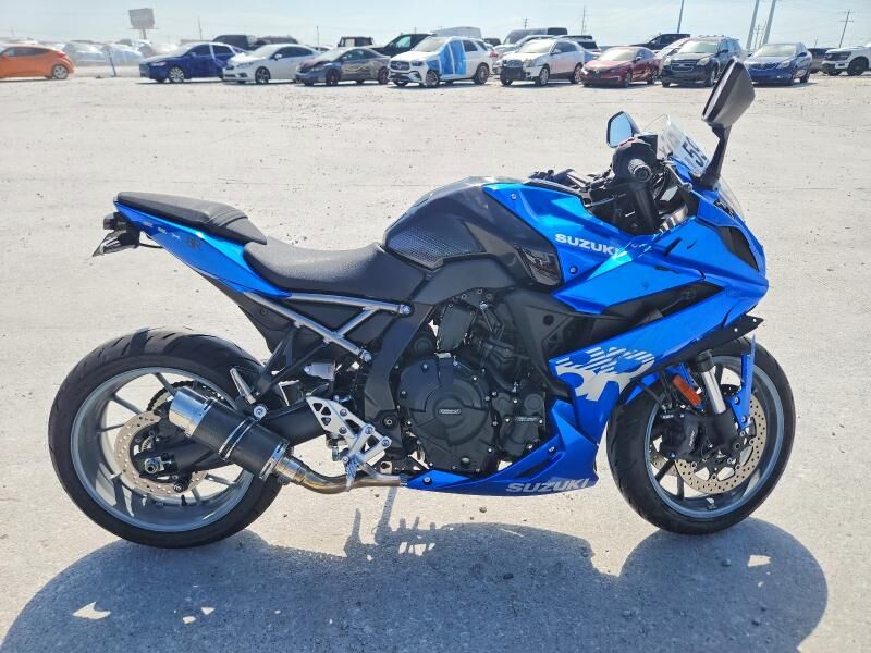 2024 SUZUKI GSX-8R