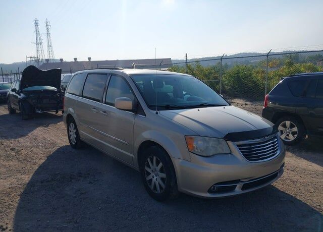 2014 CHRYSLER Town and Country