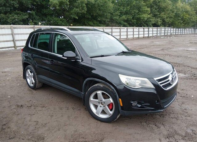 2011 VOLKSWAGEN Tiguan