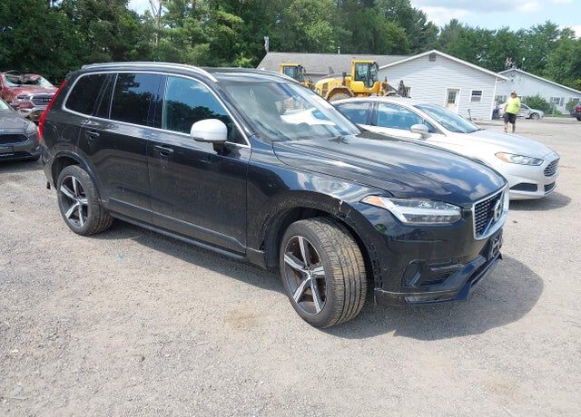 2017 VOLVO XC90