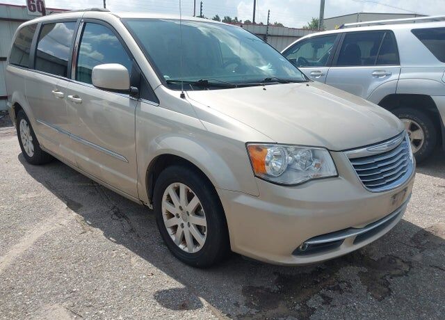 2015 CHRYSLER Town and Country