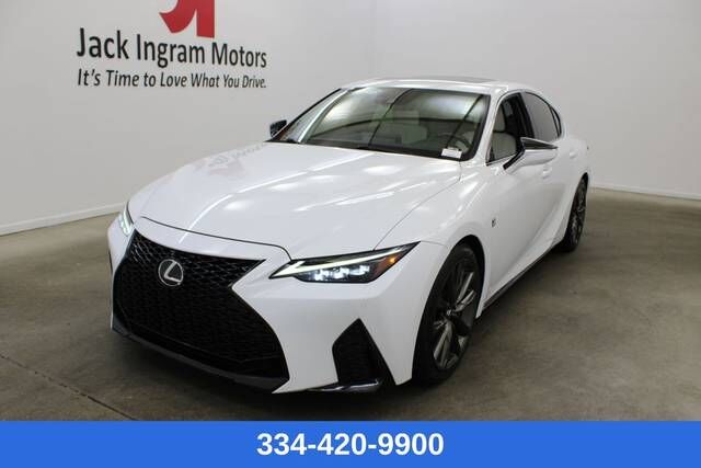 2022 LEXUS IS
