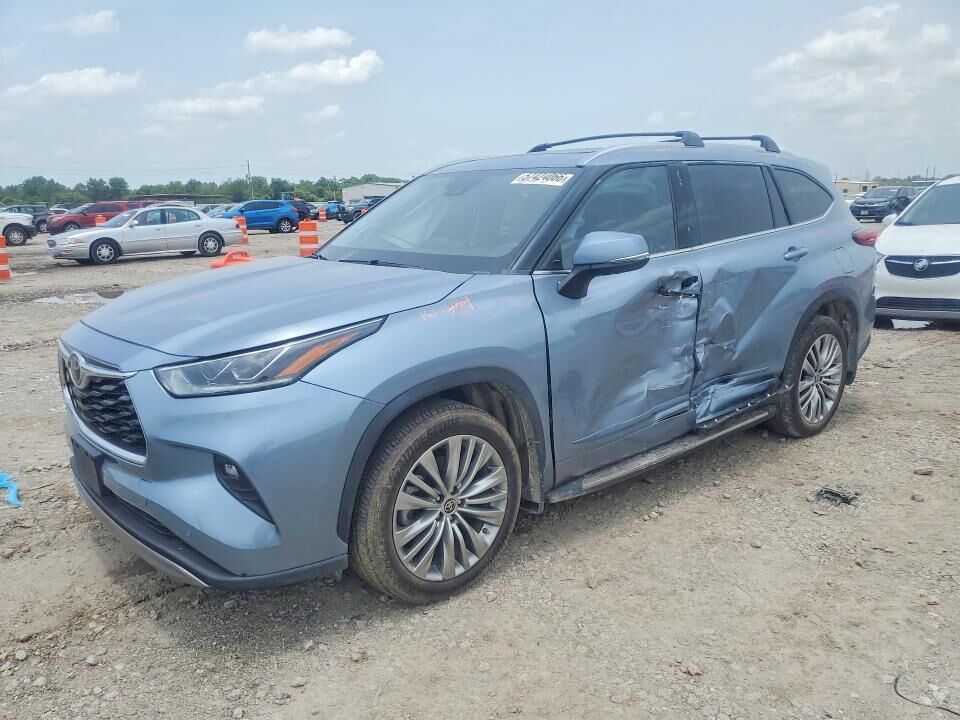 2022 TOYOTA Highlander