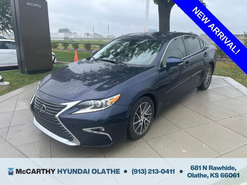 2016 LEXUS ES