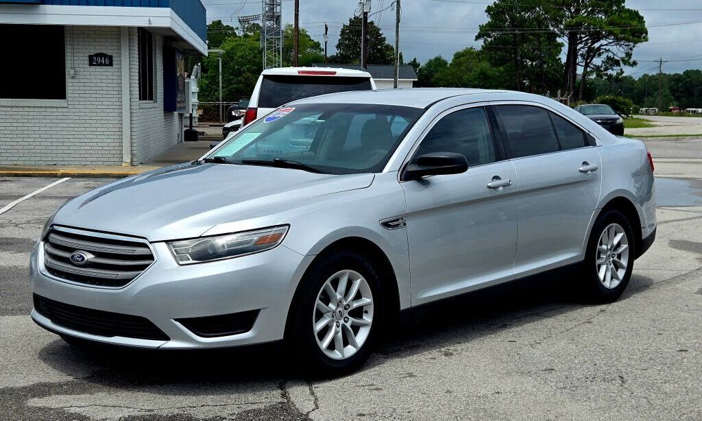 2013 FORD Taurus
