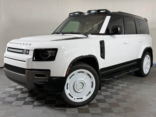 2025 LAND ROVER Defender