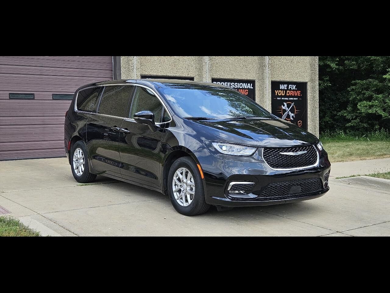 2025 CHRYSLER Pacifica