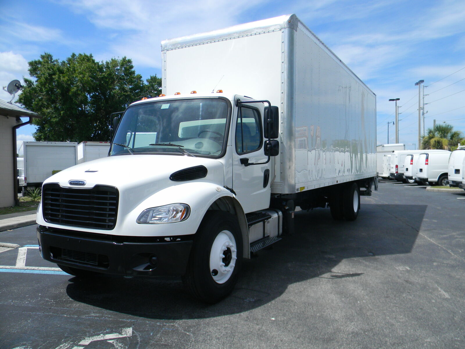 2023 FREIGHTLINER M2