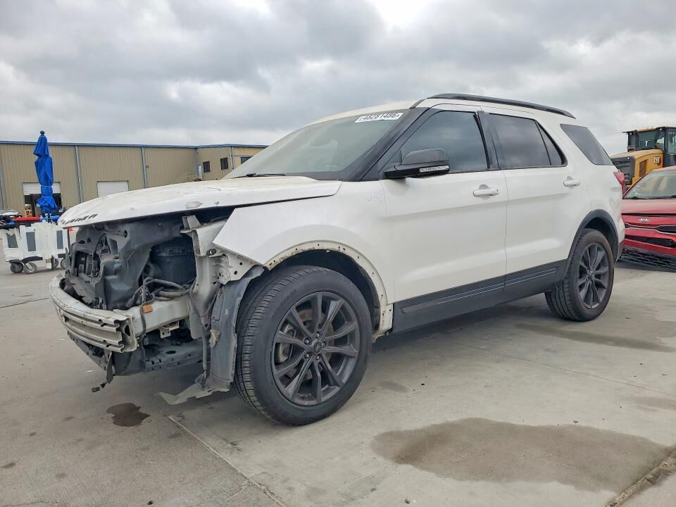 2017 FORD Explorer