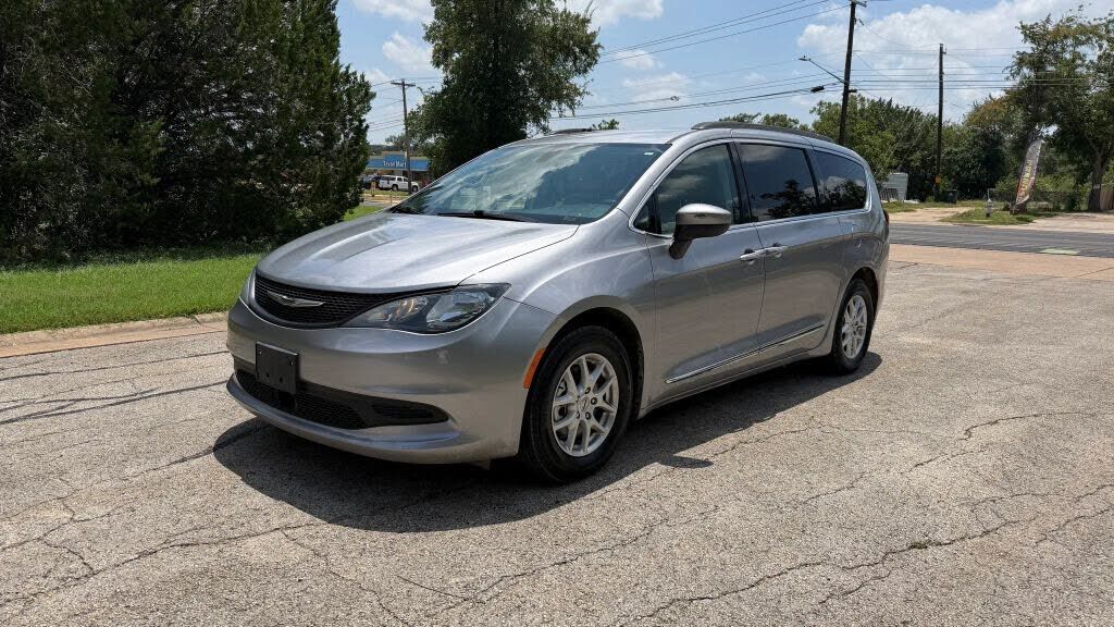 2021 CHRYSLER Voyager