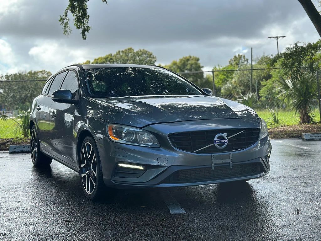 2018 VOLVO V60