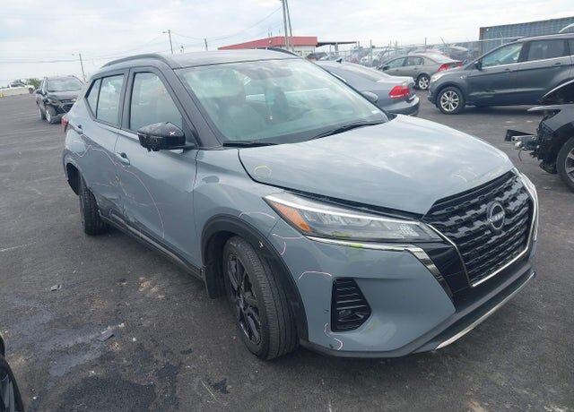 2023 NISSAN Kicks