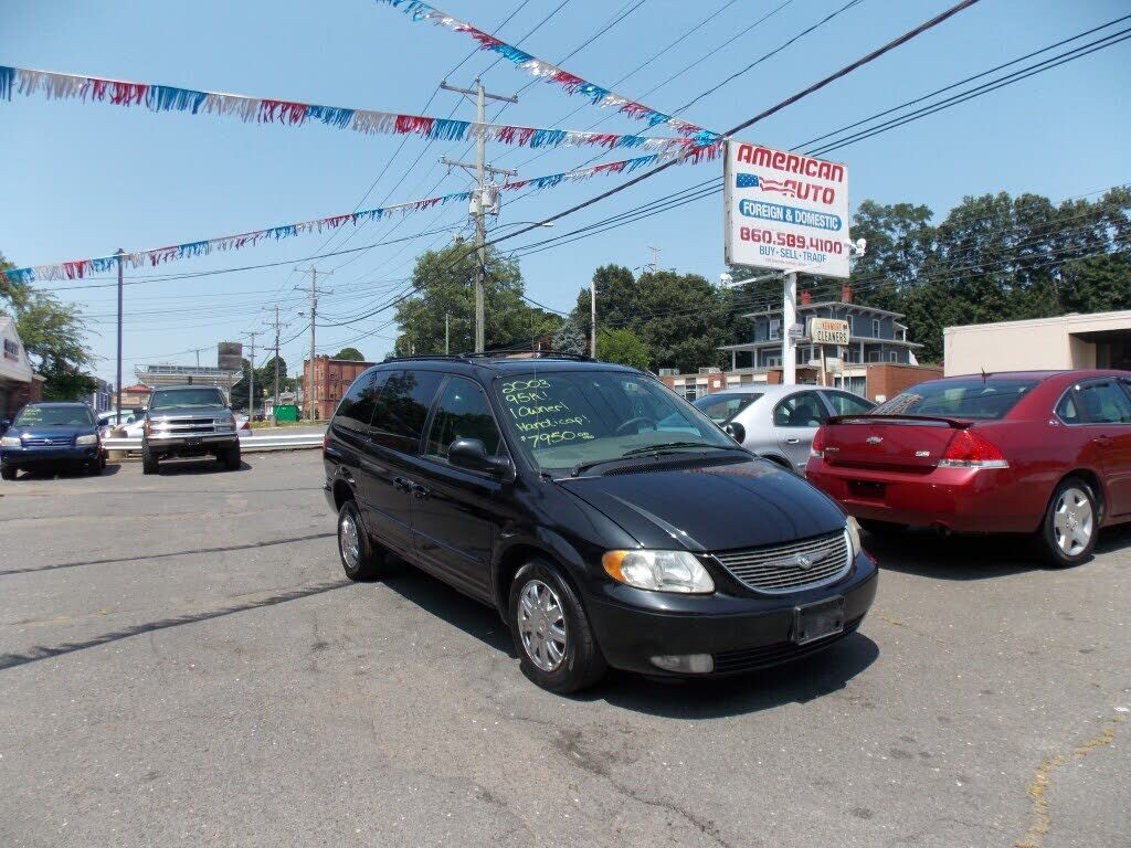 2003 CHRYSLER Town and Country