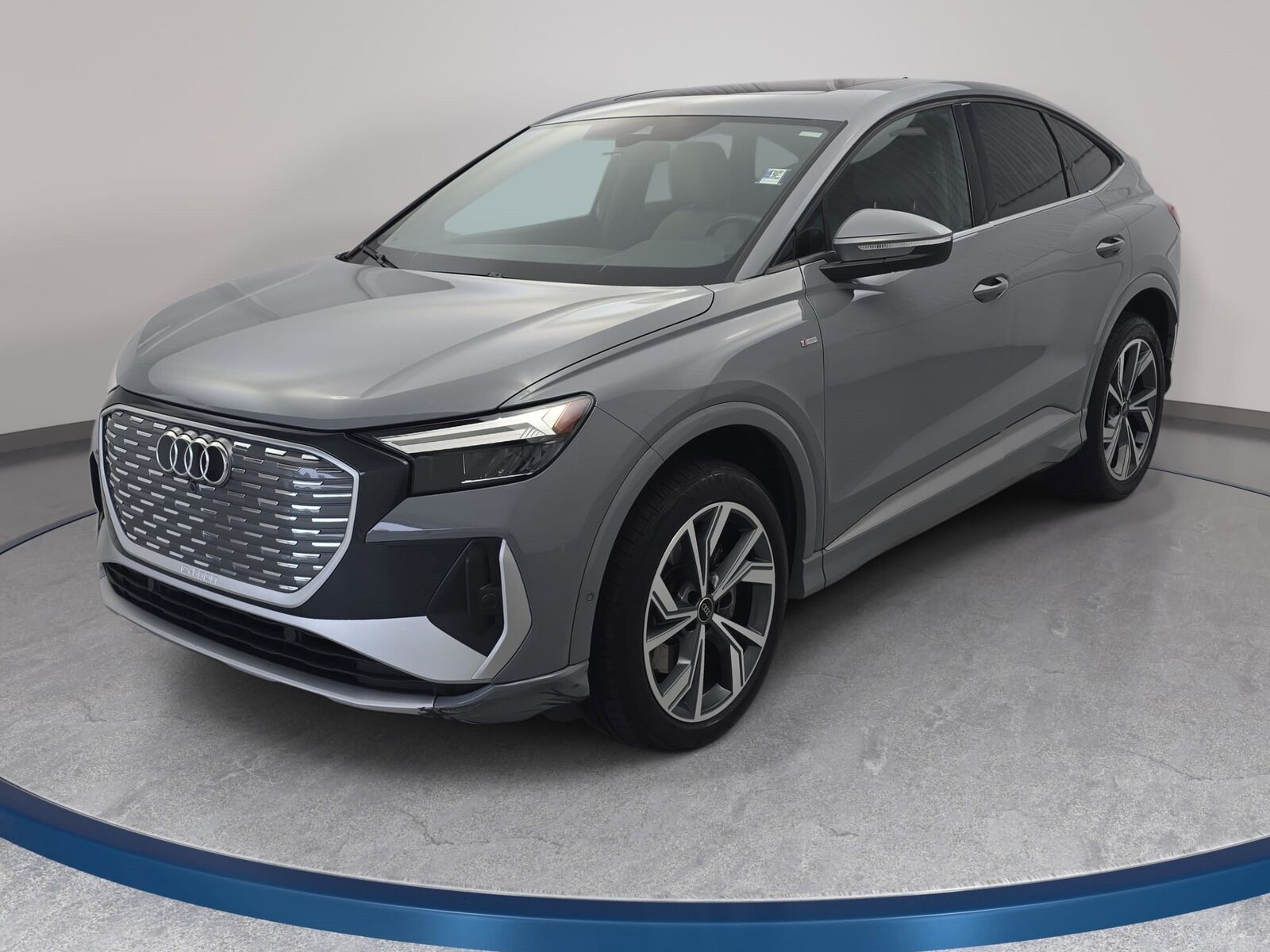 2023 AUDI Q4