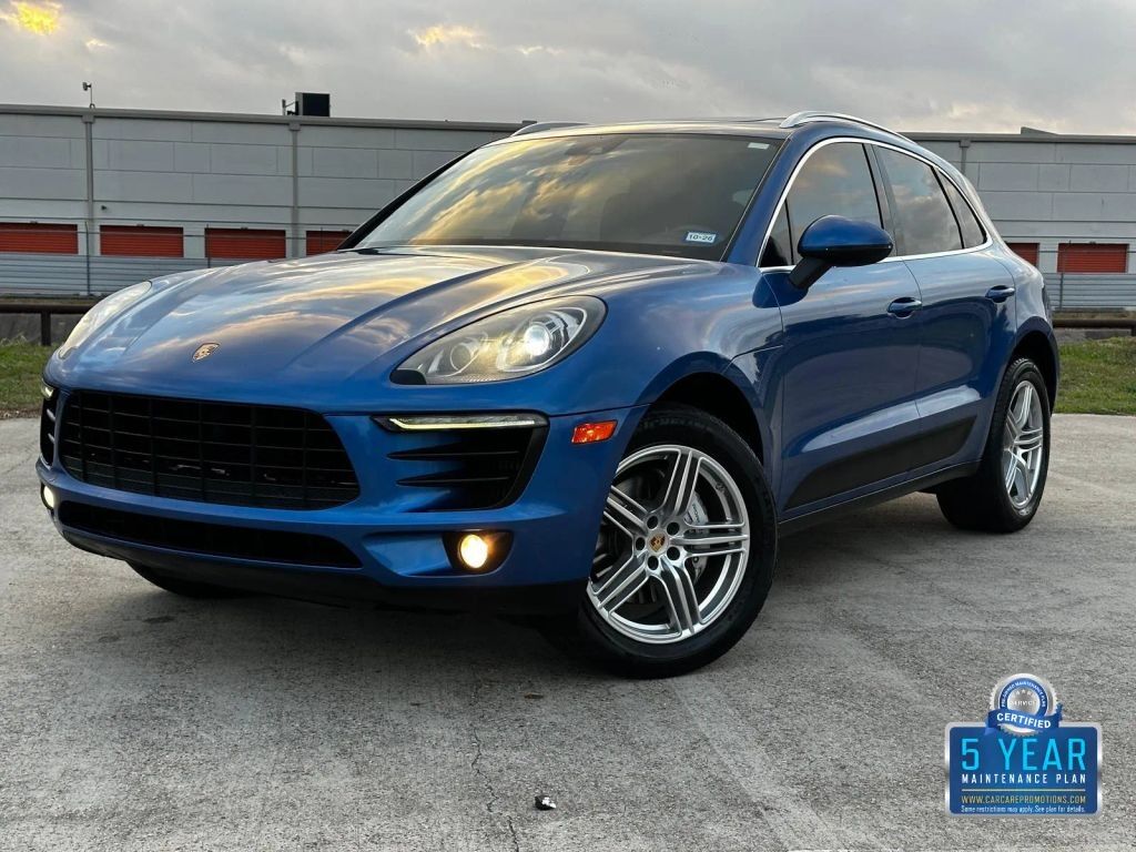 2017 PORSCHE Macan