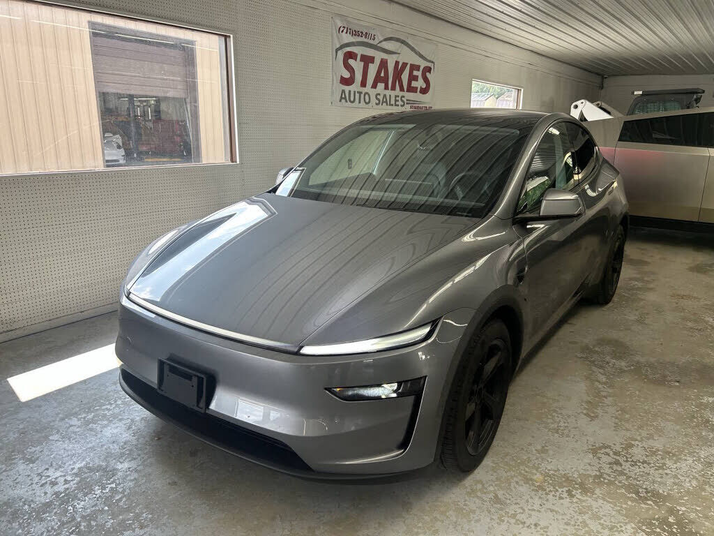 2026 TESLA Model Y