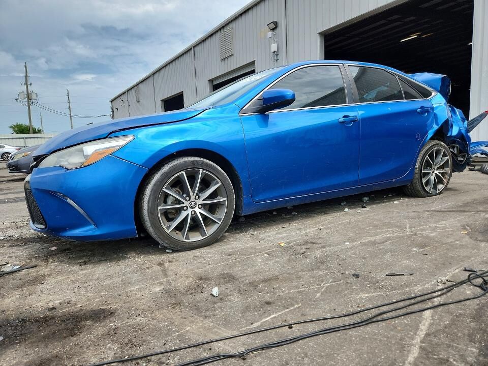 2017 TOYOTA Camry
