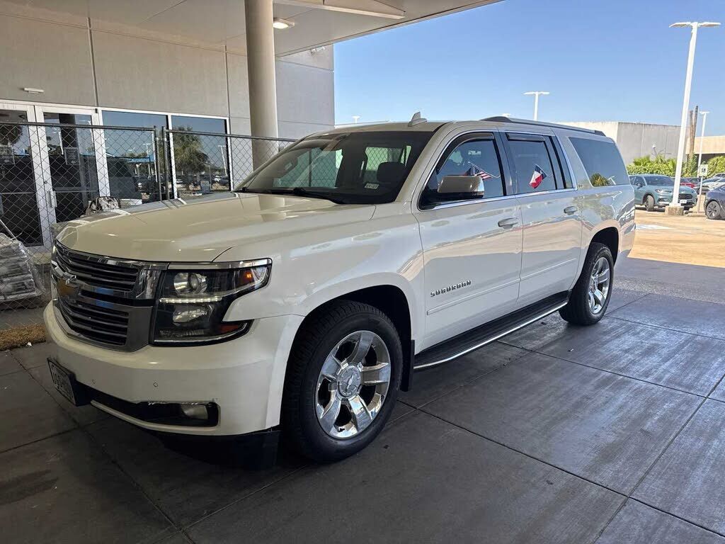 2016 CHEVROLET Suburban