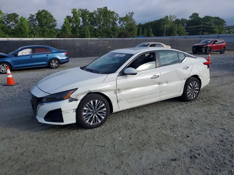 2025 NISSAN Altima