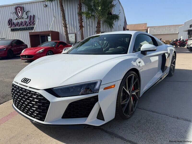 2023 AUDI R8