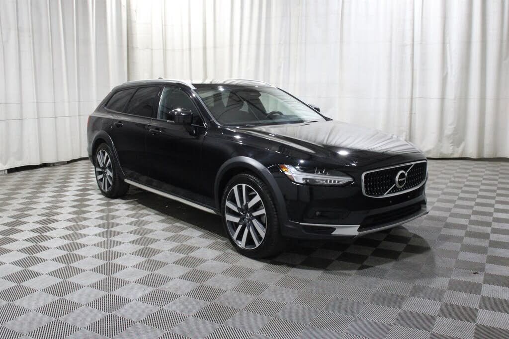 2023 VOLVO V90CC