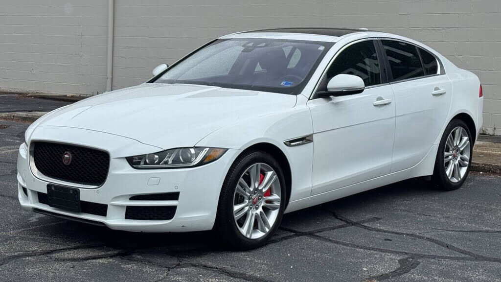 2019 JAGUAR XE