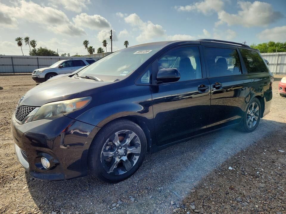 2011 TOYOTA Sienna