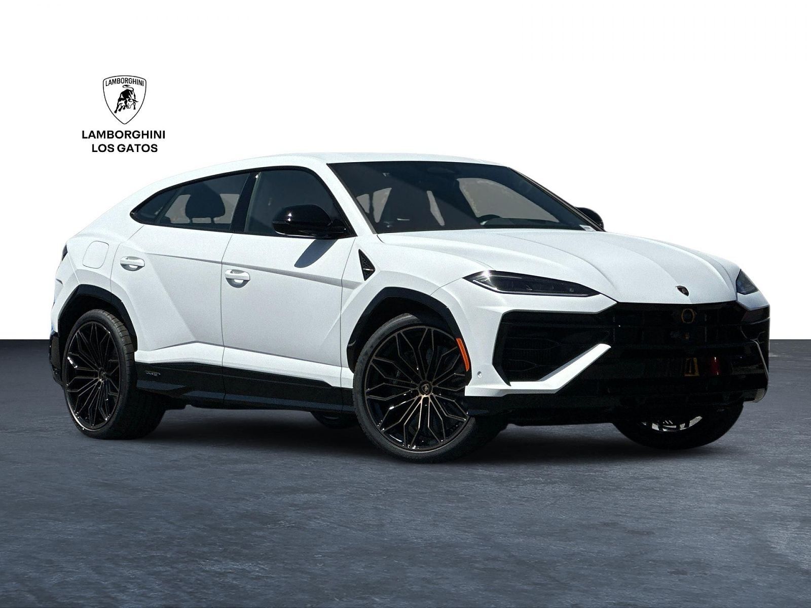 2026 LAMBORGHINI URUS