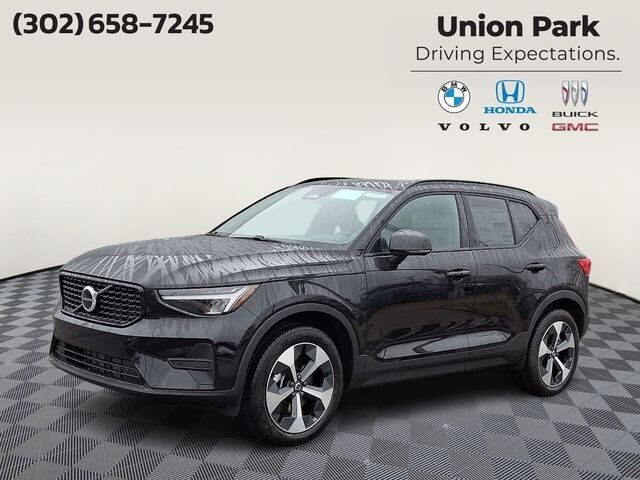 2026 VOLVO XC40