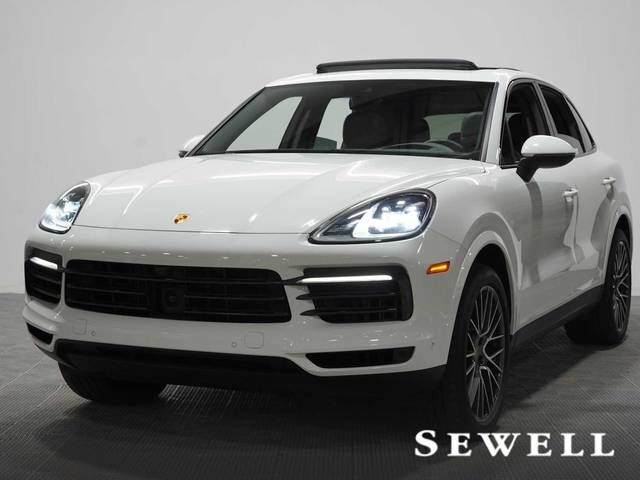 2022 PORSCHE Cayenne