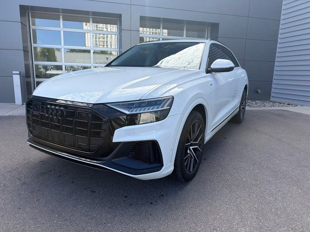 2021 AUDI Q8