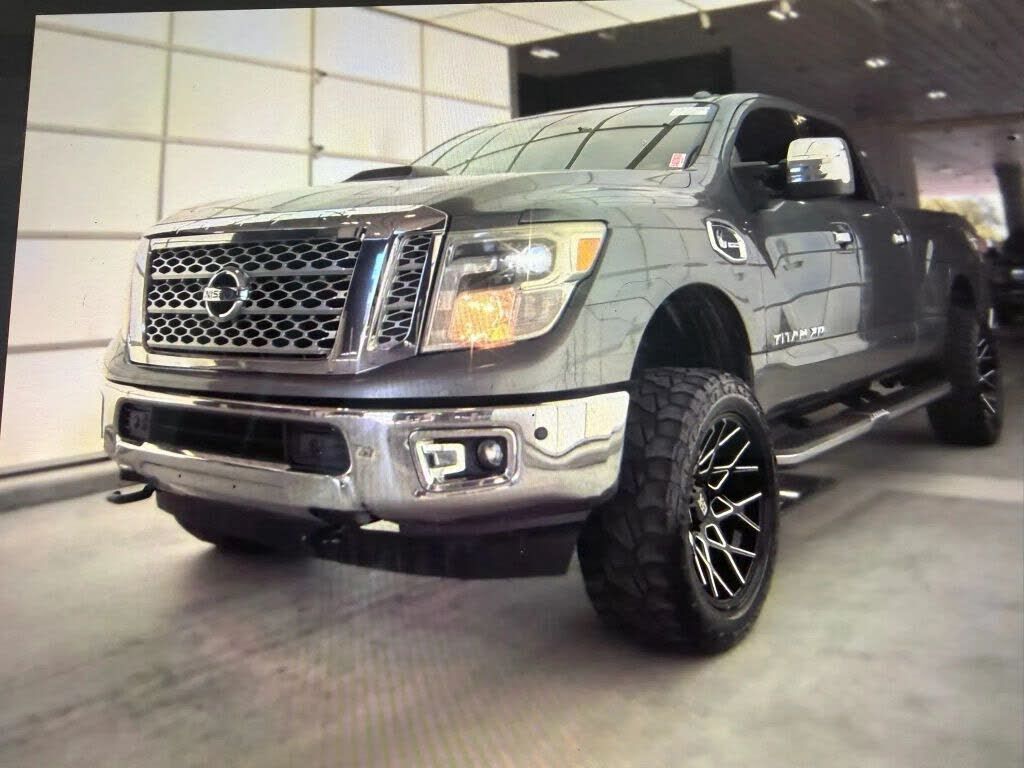 2016 NISSAN Titan