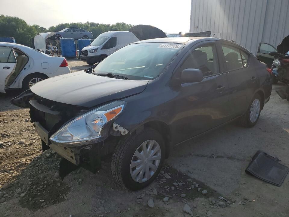2015 NISSAN Versa